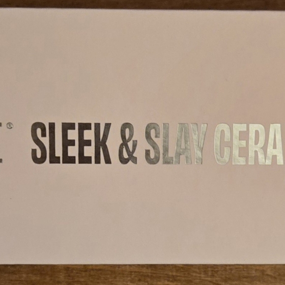 FoxyBae 1.75inch Flat Iron New - Picture 4 of 4